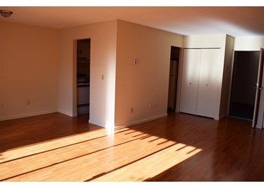 1600 Thompson Heights Avenue Studio Apartment for Rent Photo Gallery 1